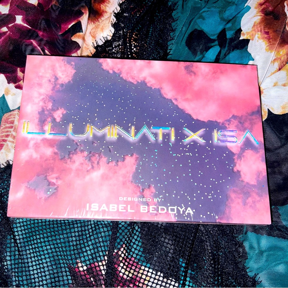 Isabel Bedoya. Illuminati X Isa eyeshadow palette